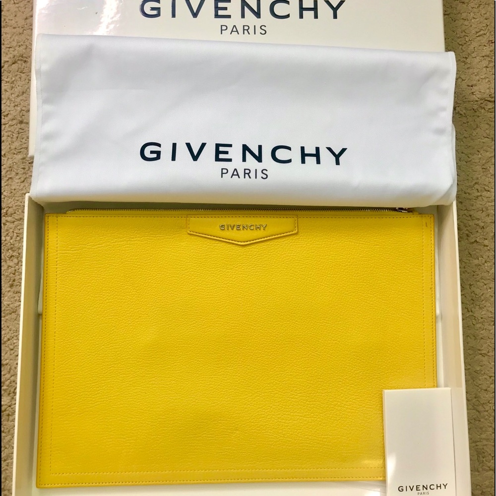 Givenchy Large Antigona clutch Yellow